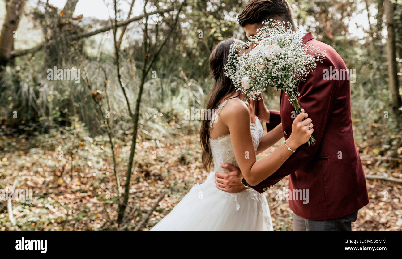 Kissing flowers hires stock photography and images Alamy