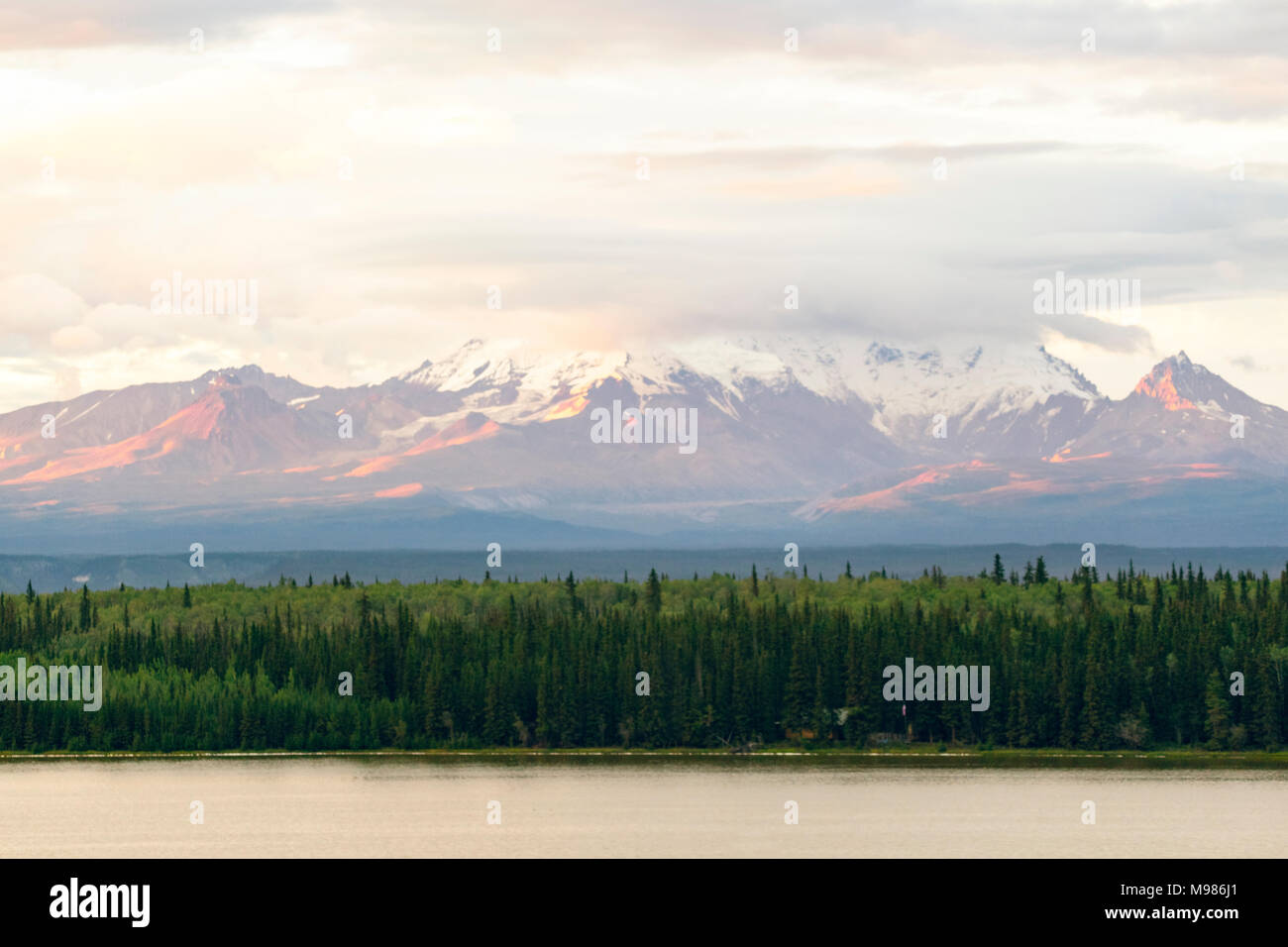 USA, Alaska, Wrangel Mountains, WrangellSt.EliasNationalpark. View