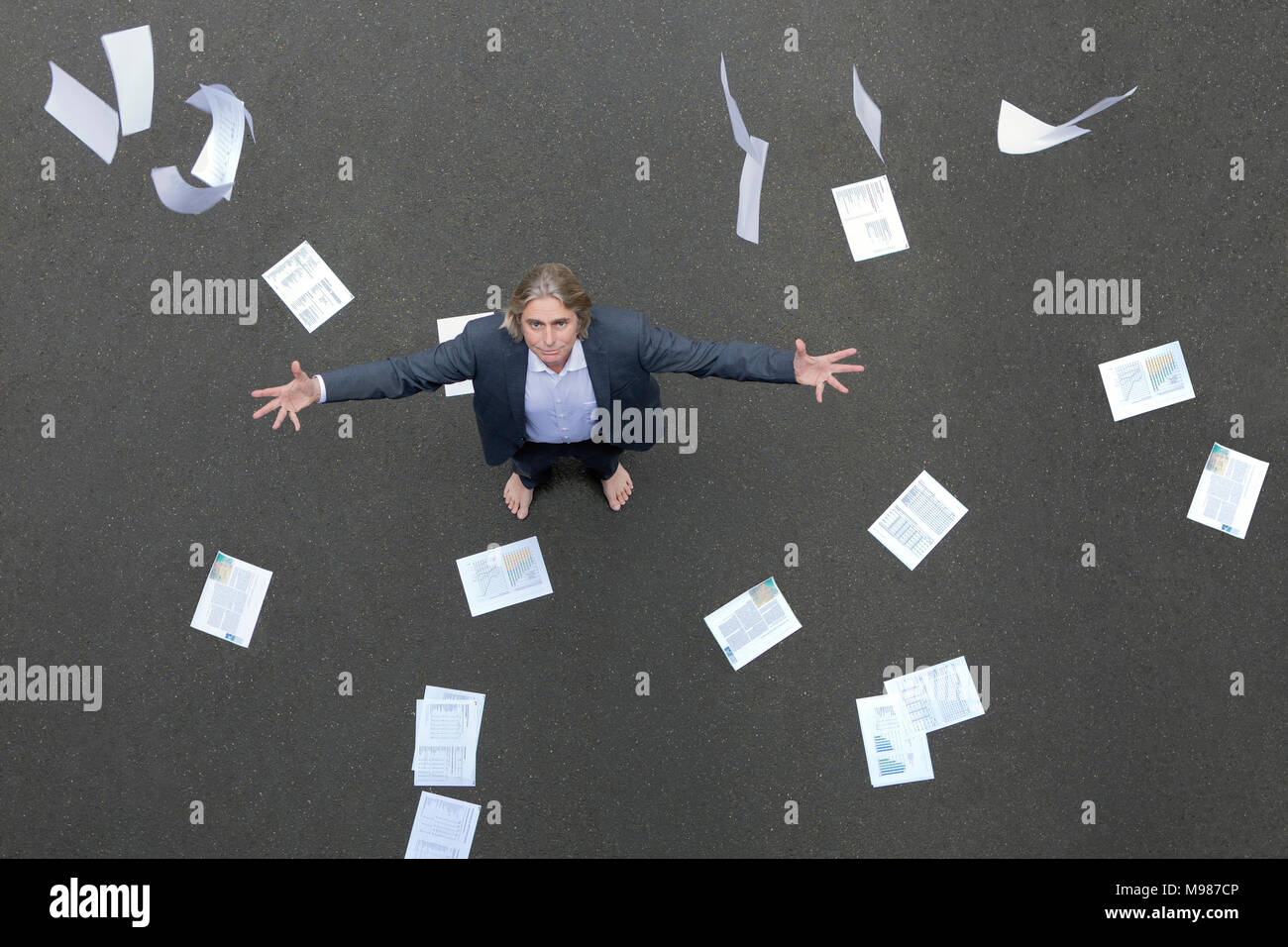 Papers falling hires stock photography and images Alamy
