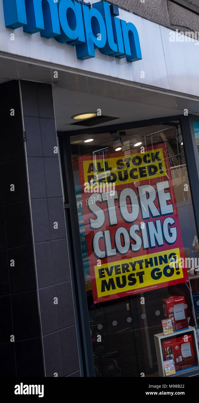 The Maplin store in Brentwood, Essex is set to close following the firm falling in to administration.  It is holding a closing down sale. Stock Photo