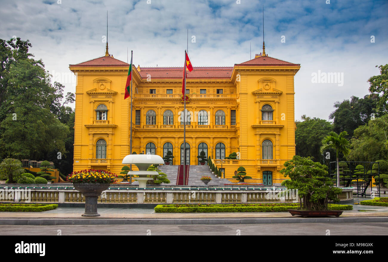 Timelapse of Hanoi Opera House in Saigon, Vietnam Stock Photo Alamy