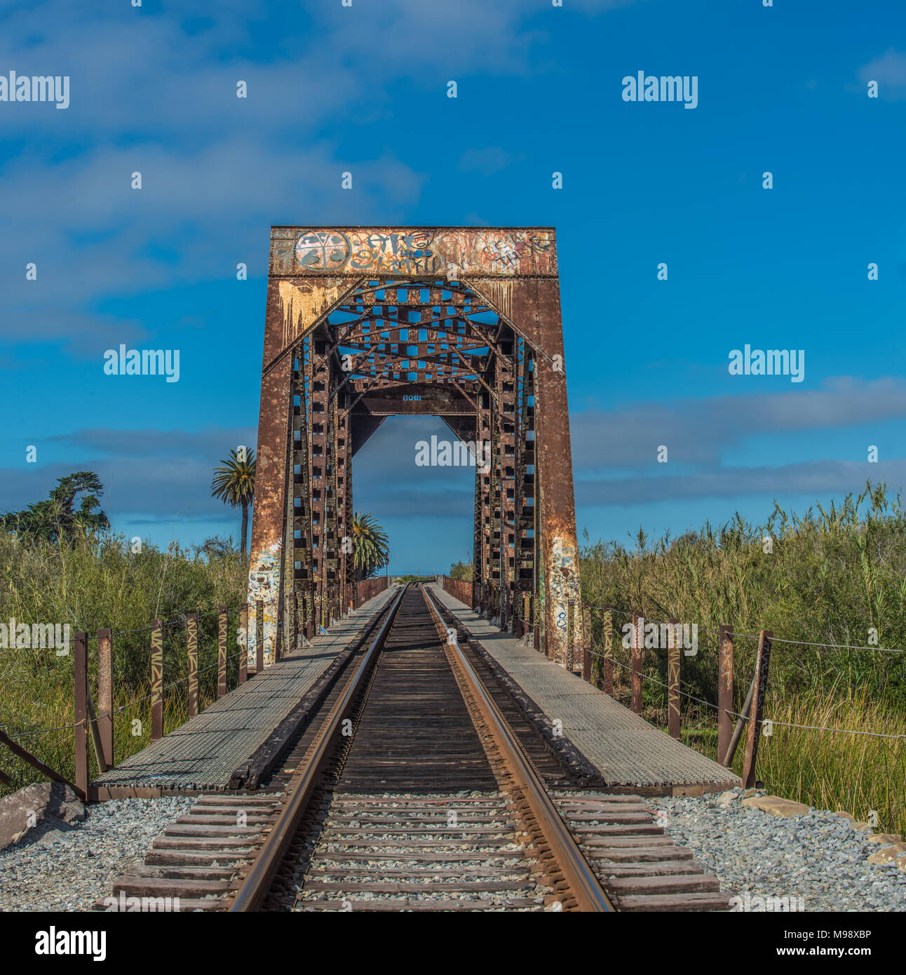 Steel trestle bridge hi-res stock photography and images - Alamy
