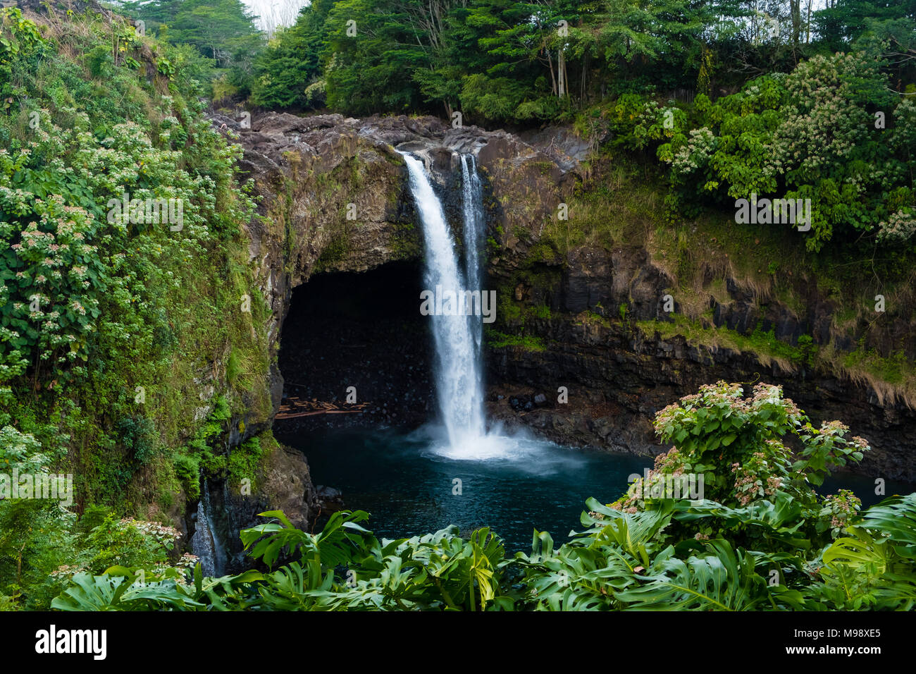 Rainbow Falls Big Island Hawaii Stock Photo Alamy