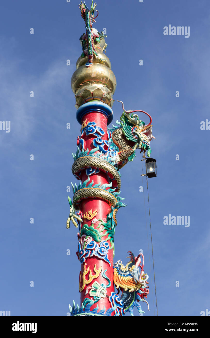 Dragon pole in the shrine Stock Photo - Alamy