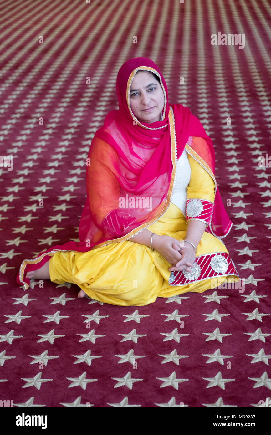 Colorful chunni hires stock photography and images Alamy