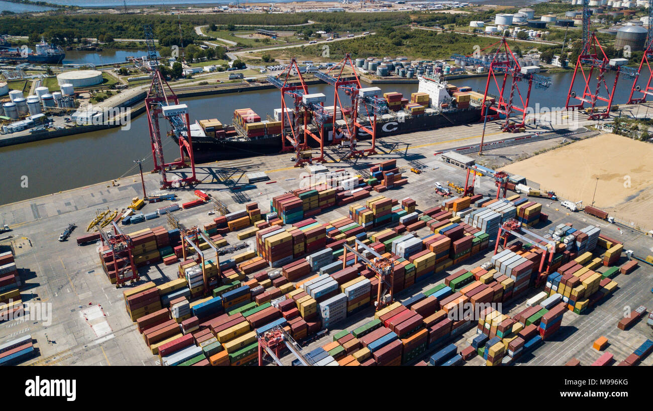 Shipping containers port buenos aires hires stock photography and