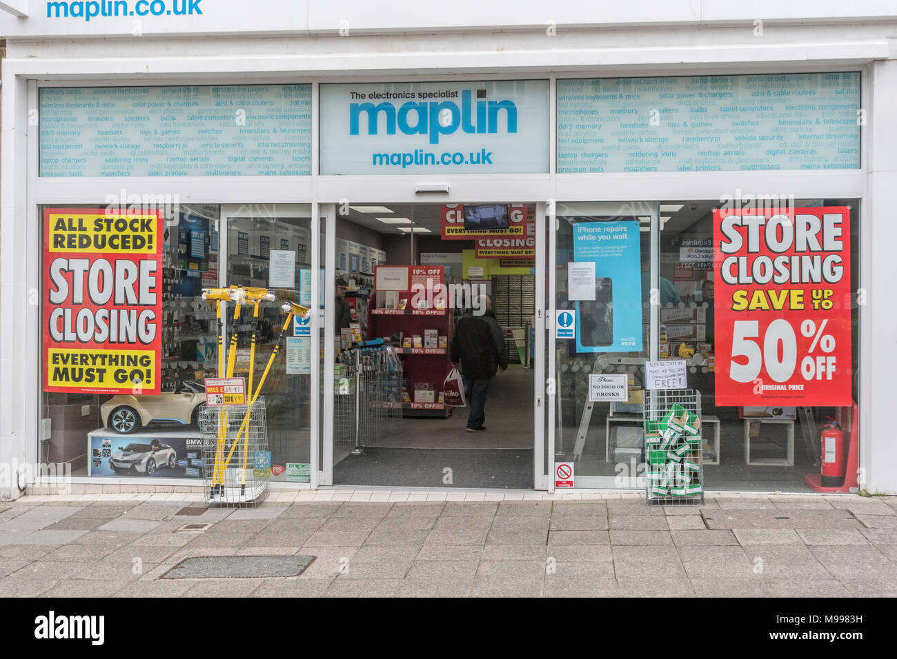 Maplin Plymouth after announcing all stores closing. Metaphor - struggling retailers, high street crisis, company administration, death of high street Stock Photo