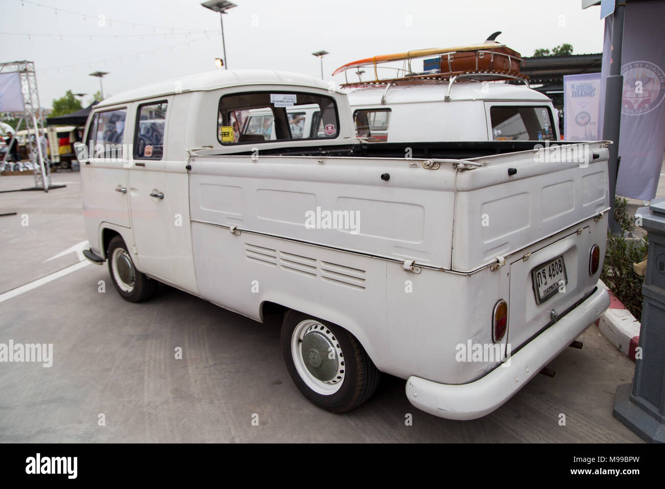 pick up vans in store