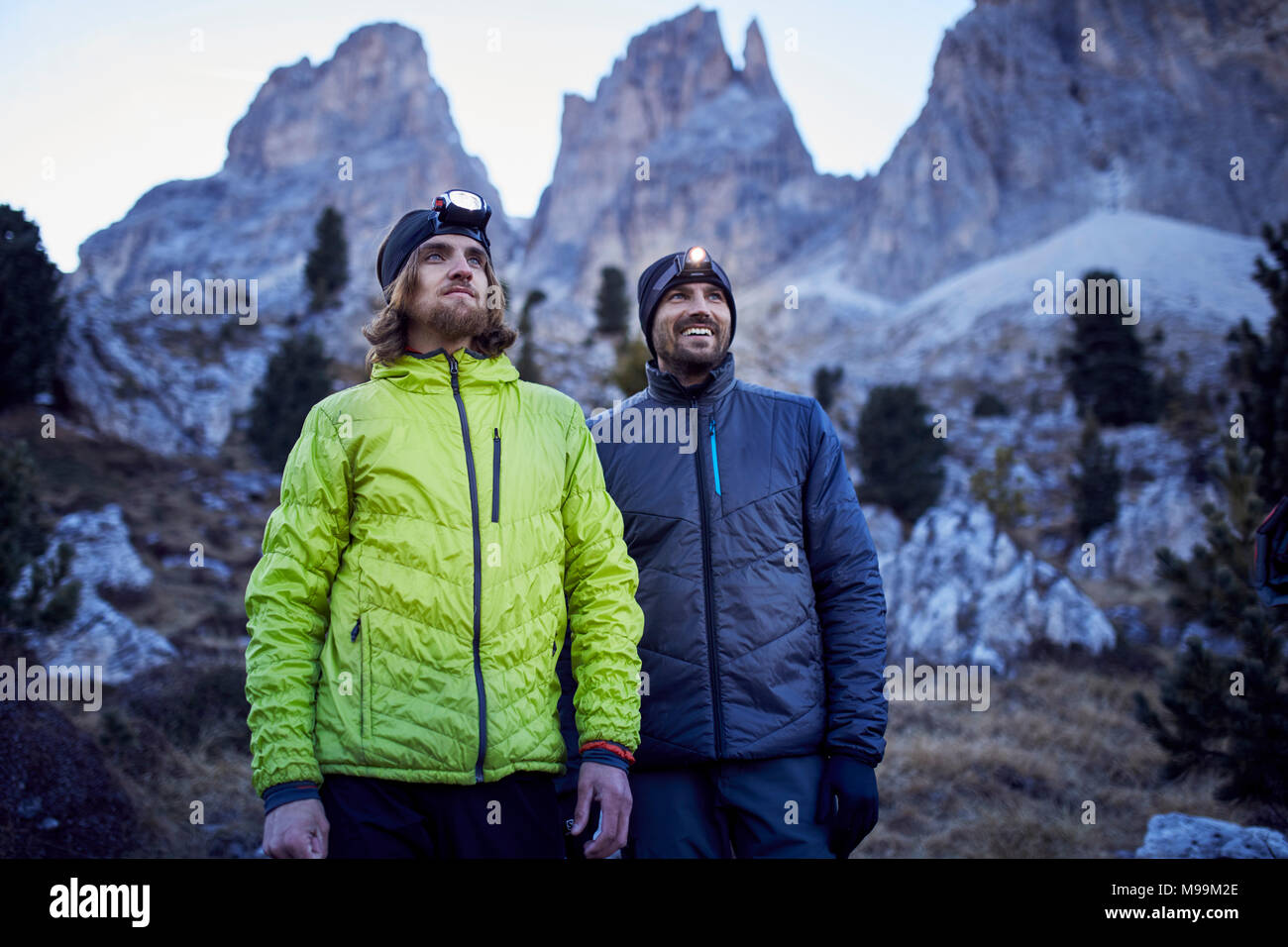 Two men wearing casual hi-res stock photography and images - Alamy