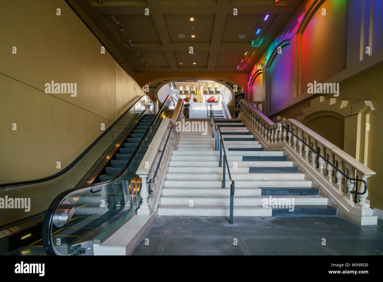 Dolby Theatre High Resolution Stock Photography and Images - Alamy