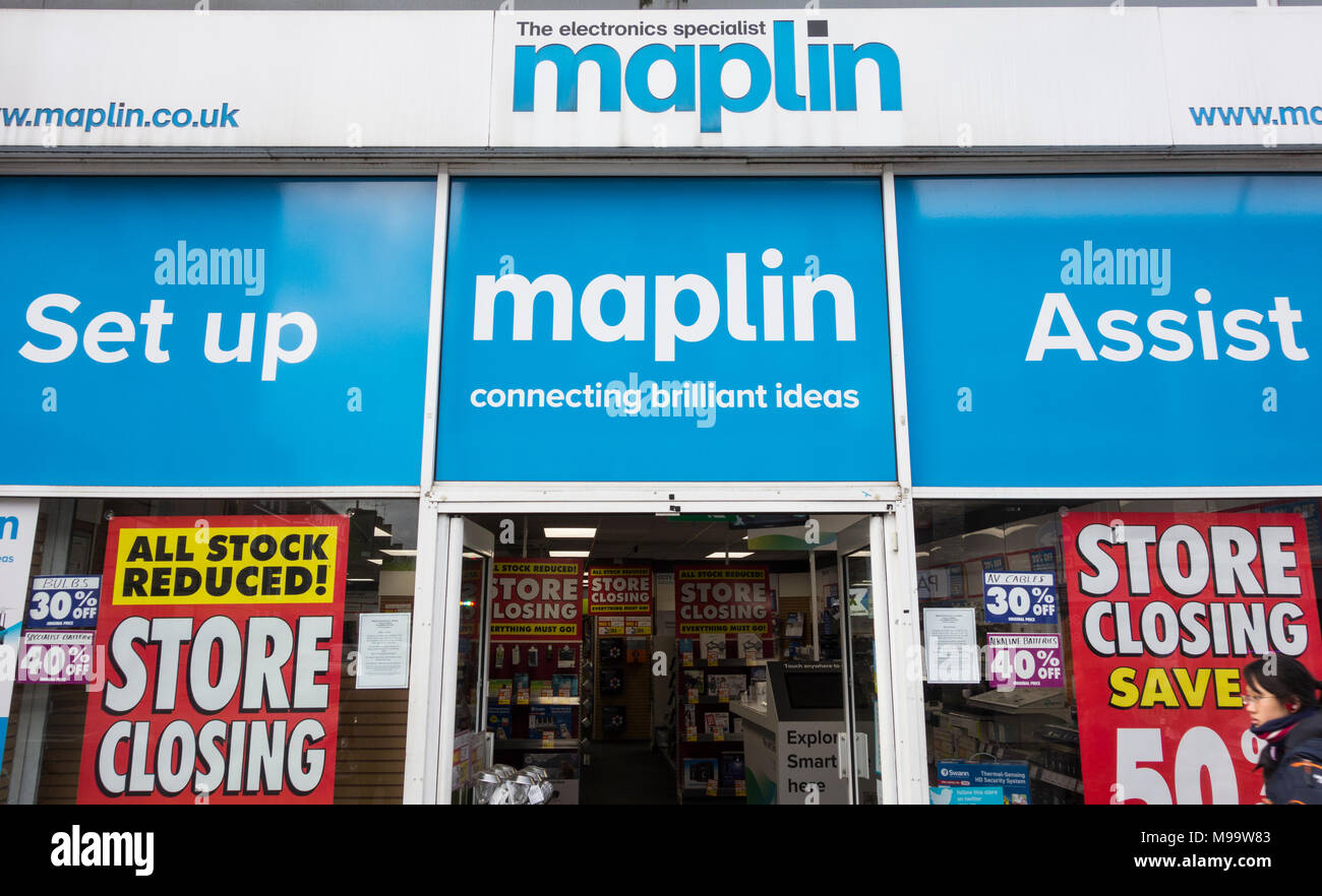 Store closure at Maplin, the electronics chain store, on King Street, Hammersmith, London, W8, UK Stock Photo