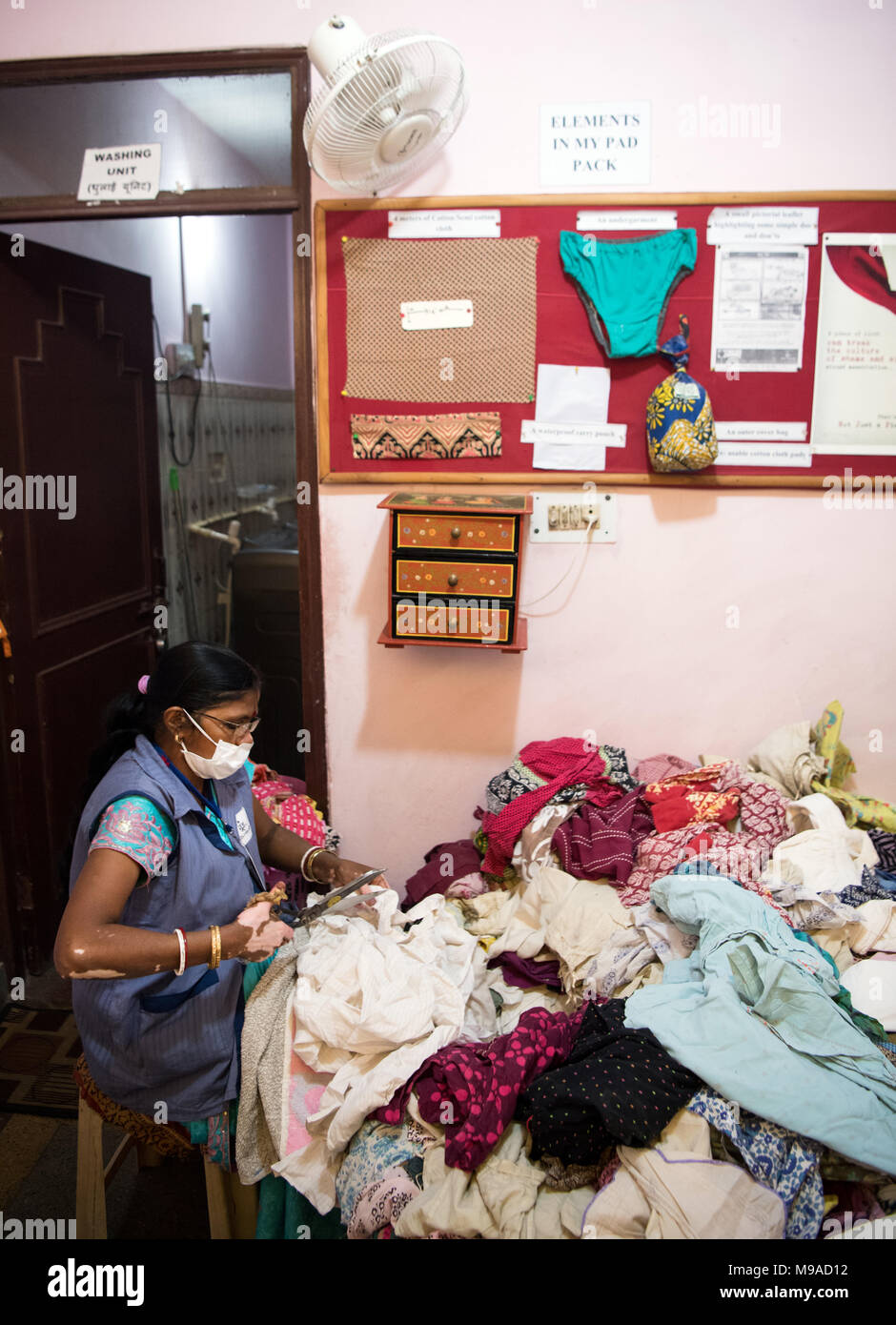 Sanitary towels old hires stock photography and images Alamy