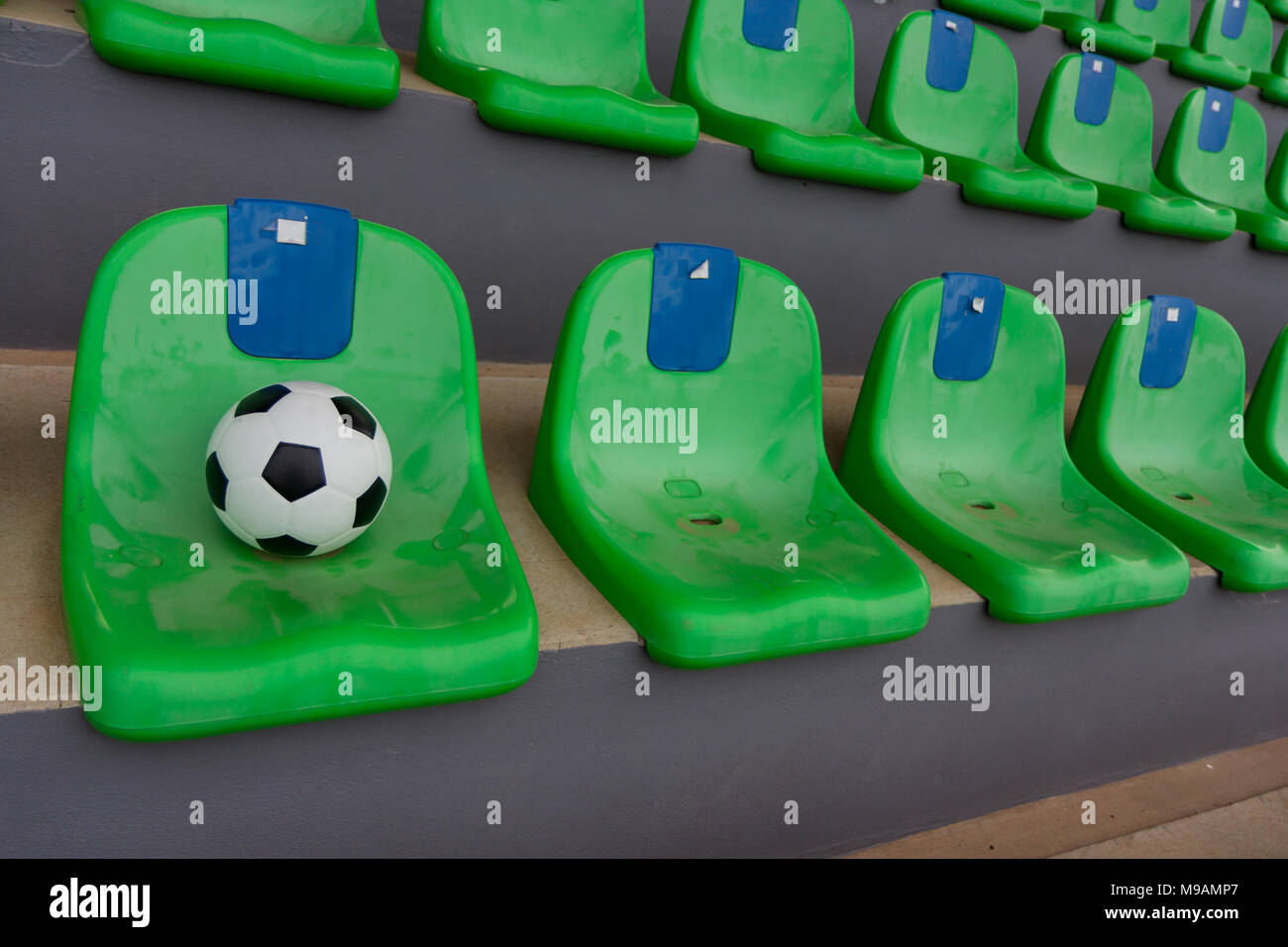 Sports team chairs hires stock photography and images Alamy
