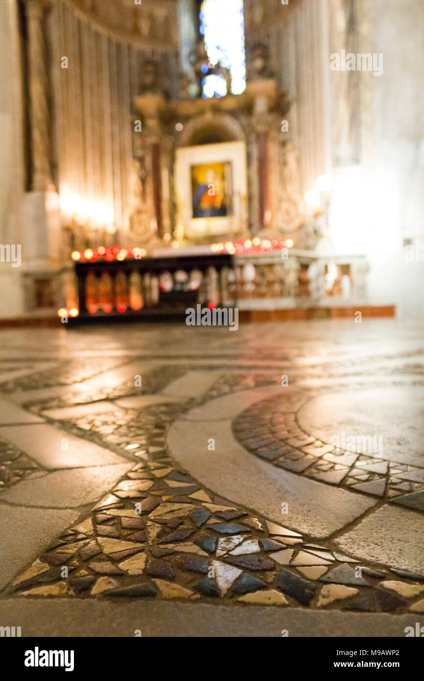 The cathedral interior with the largest cycle of Byzantine mosaics extant in Italy. Monreale, Sicily. Italy Stock Photo