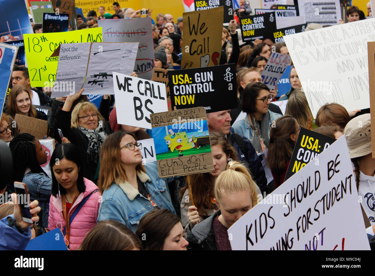 London, UK. 24th march, 2018. Protesters at the US Embassy in London for the March For Our Lives Credit: Alex Cavendish/Alamy Live News Stock Photo