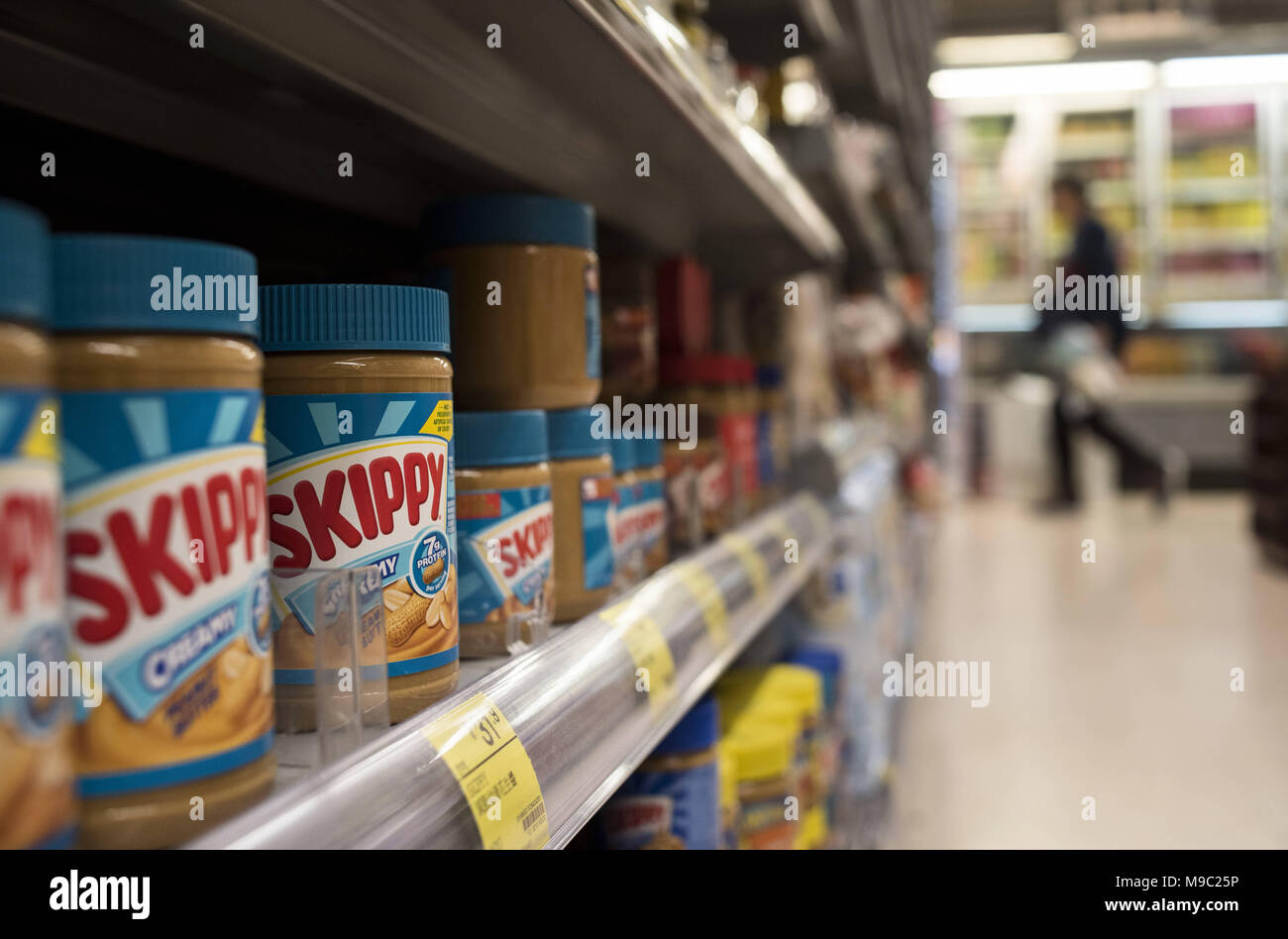 Skippy peanut butter hires stock photography and images Alamy