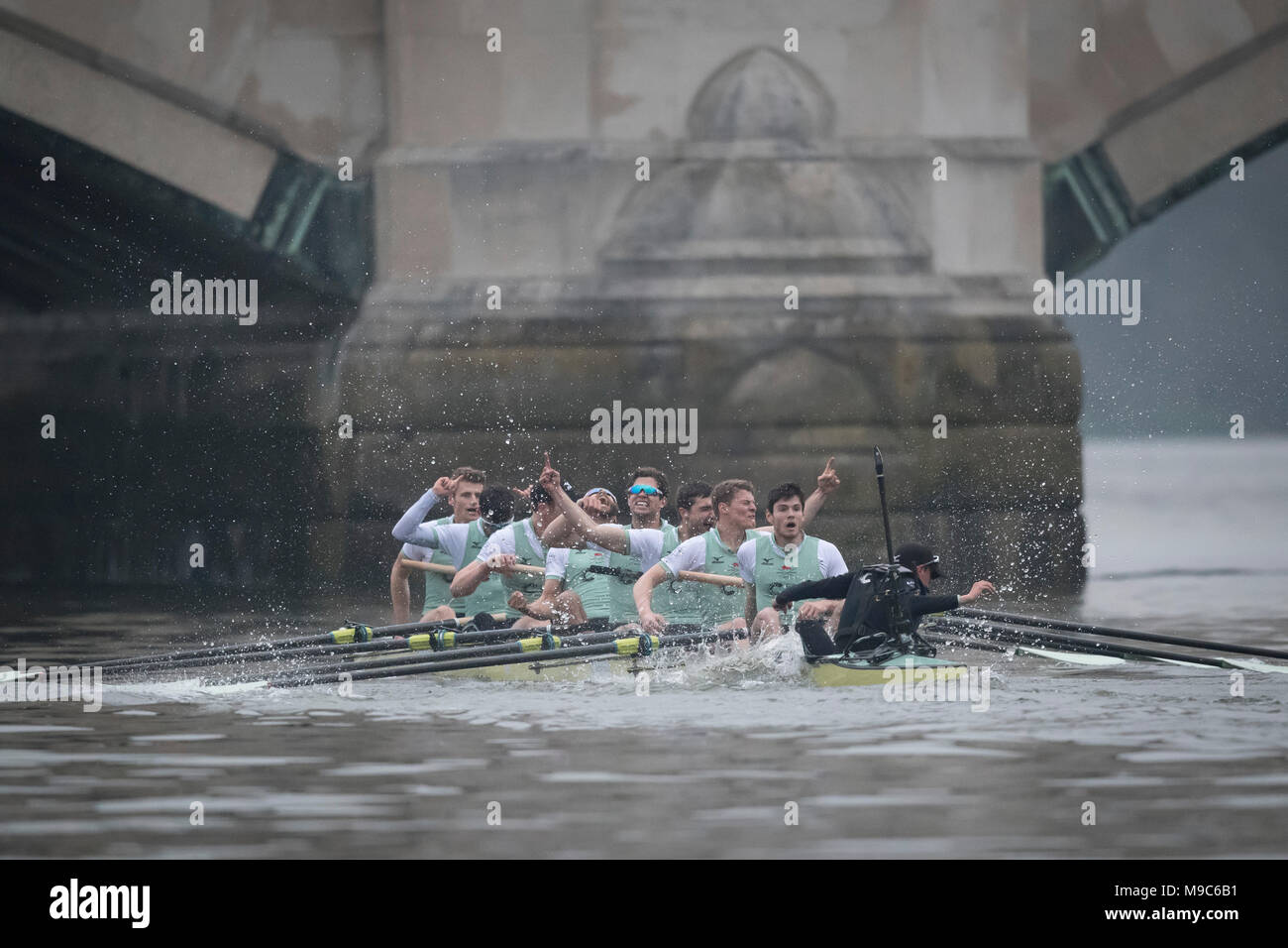 Putney, UK, 24 March 2018. Boat Race Practice Outing. Oxford University