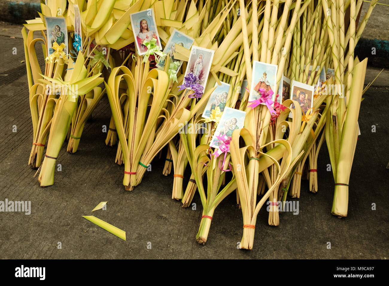 'palaspas' palm fronds in Quiapo, Manila Stock Photo Alamy