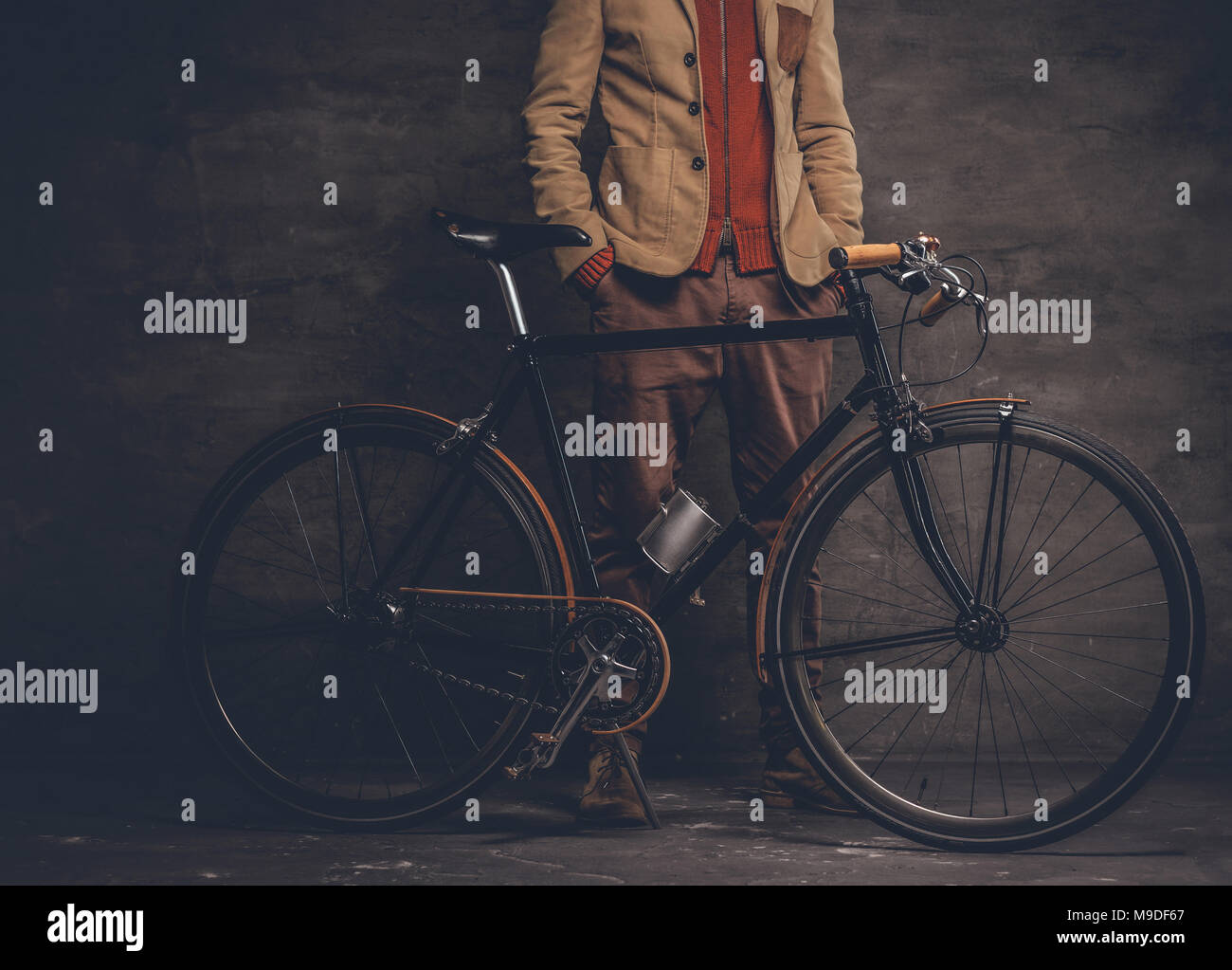 Fixed gear bicycle fixie single hi-res stock photography and images - Alamy
