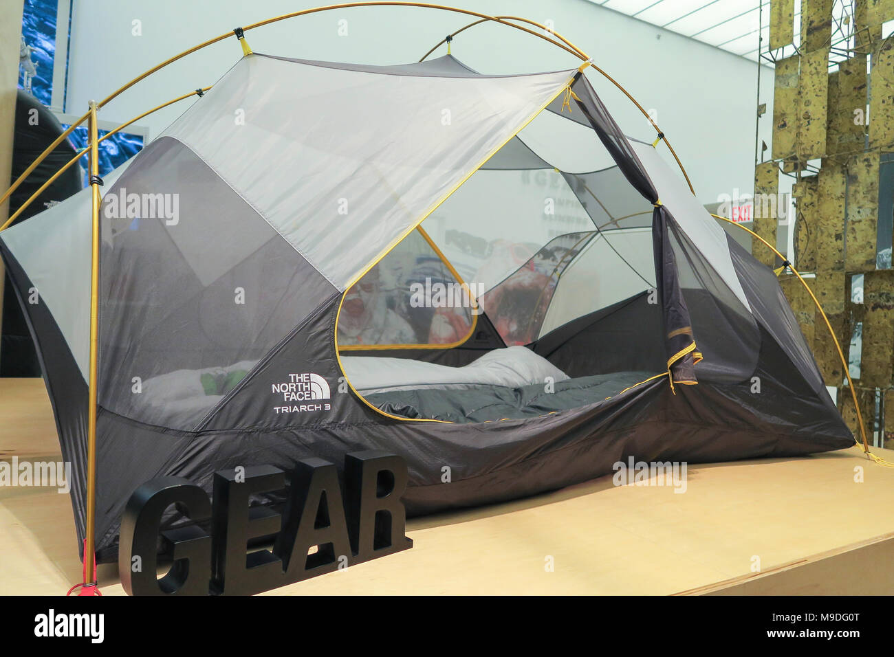 The north face tent hi-res stock photography and images - Alamy
