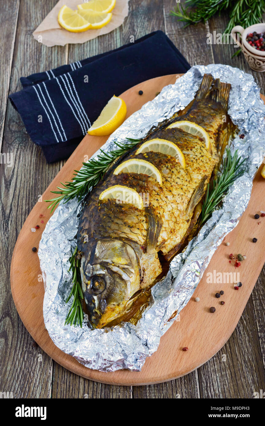 Carp in foil in the oven - fast, tasty and useful Carp in foil in the oven - fast, tasty and useful