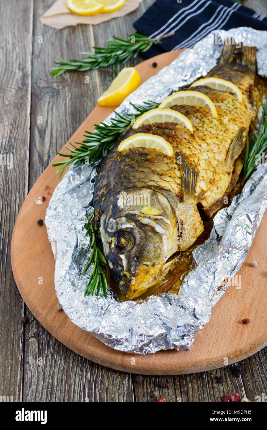 Carp in foil in the oven - fast, tasty and useful Carp in foil in the oven - fast, tasty and useful