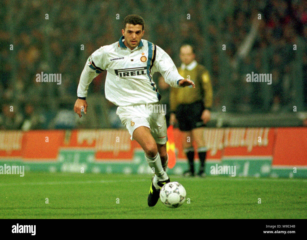 Parkstadion Gelsenkirchen, Germany 17.3.1998, UEFA Cup season 1997/1998,  Schalke 04 vs. Inter Milan 1:1 --- ZE ELIAS  (Milan) Stock Photo