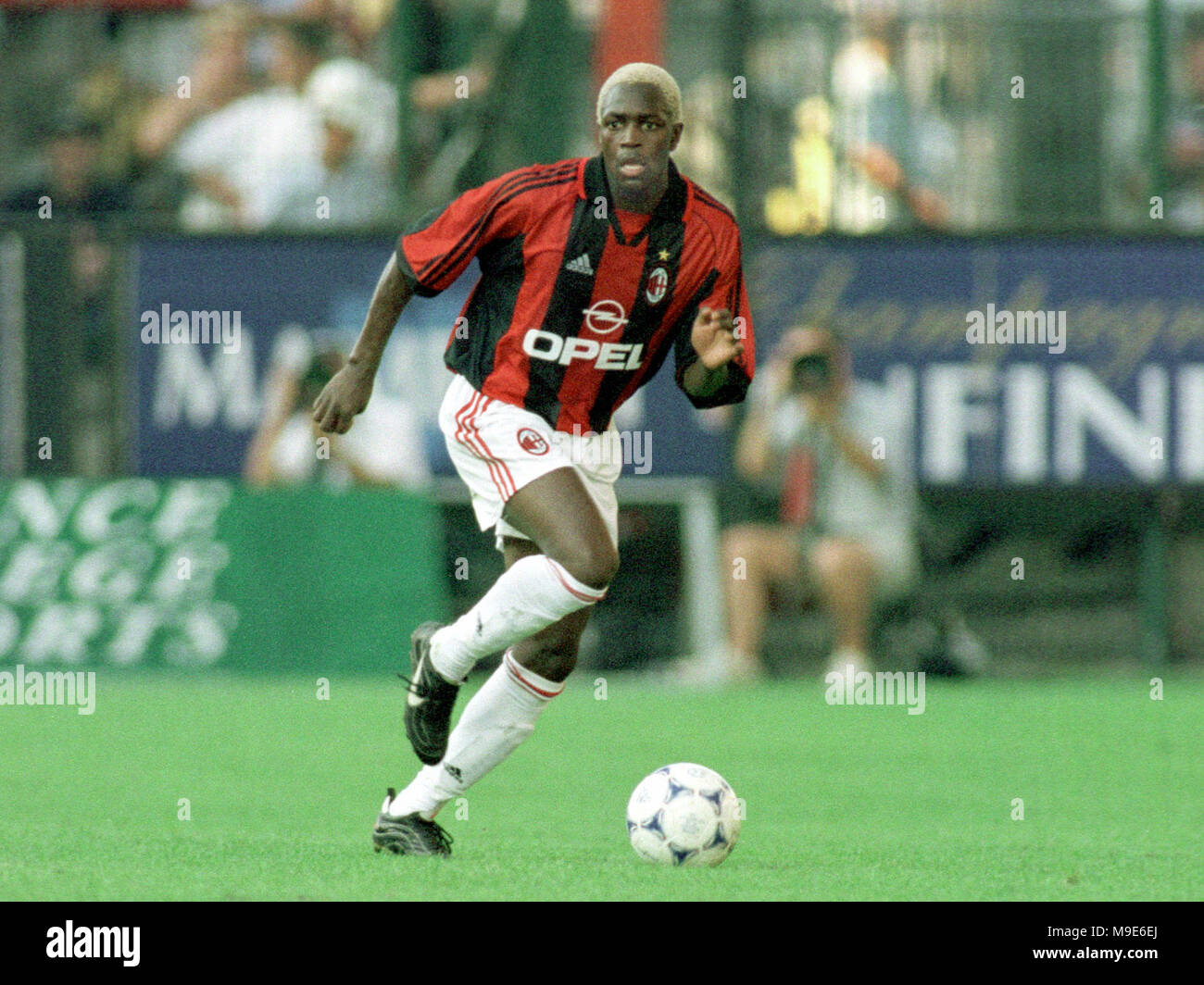 maurice-dufrasne-stadium-liege-belgium-981998-international-friendly-standard-liege-vs-ac-milan-ibrahim-ba-milan-M9E6EJ.jpg