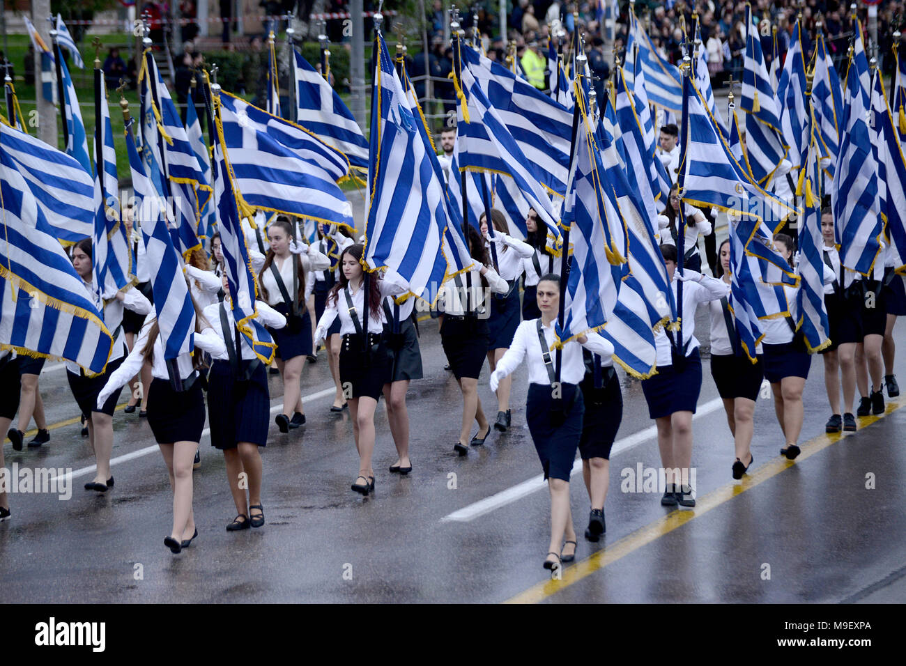греческая президентская гвардия (эвзоны). язычество древней греции. гвардейцы эвзоны греческие. праздники греции. древнегреческие надписи.