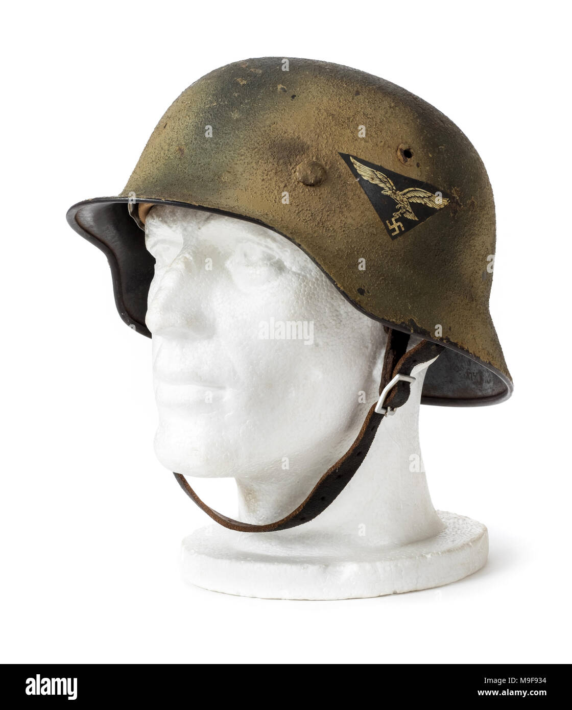 Immagini Stock - Elmetto Militare Tedesco Della Prima Guerra Mondiale  (Stahlhelm) Isolato Su Sfondo Bianco. Image 121590826