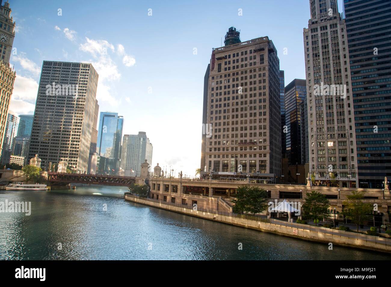 View of downtown Chicago and the Chicago River Stock Photo - Alamy