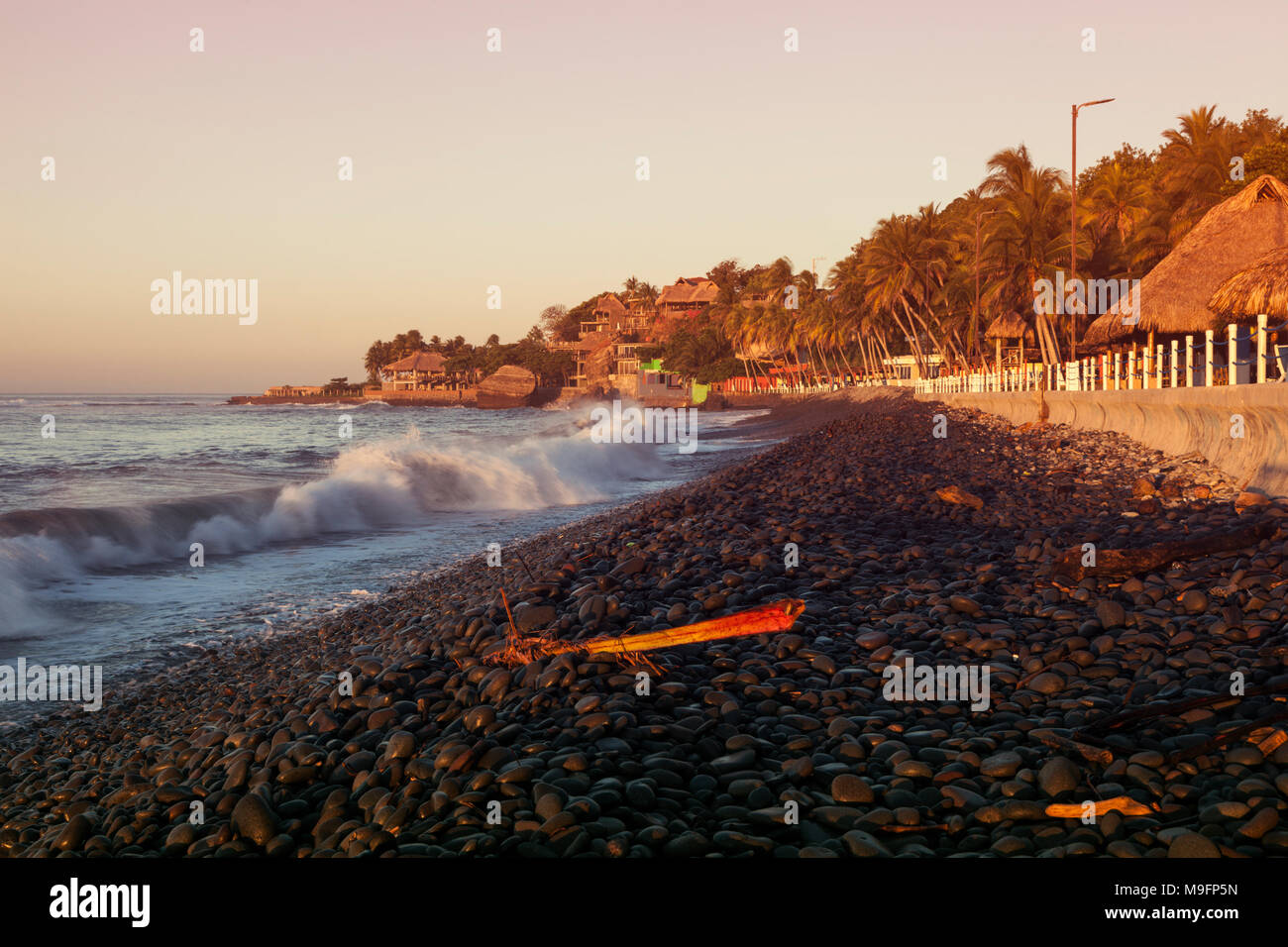 El Tunco Beach in Salvador. El Tunco, El Salvador Stock Photo - Alamy