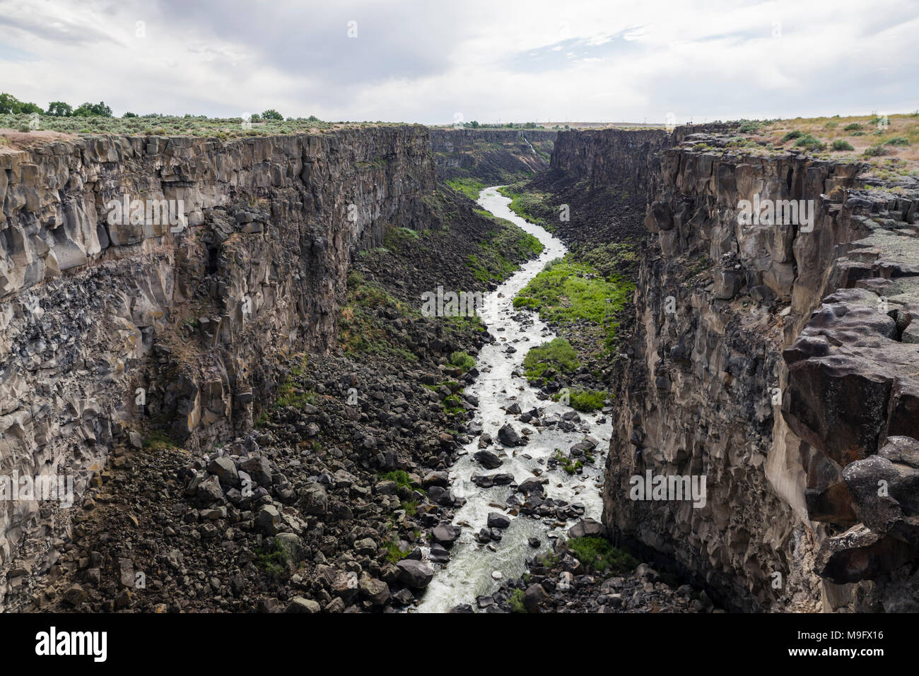 Malad river hires stock photography and images Alamy