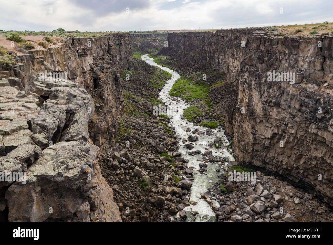 Malad river hires stock photography and images Alamy