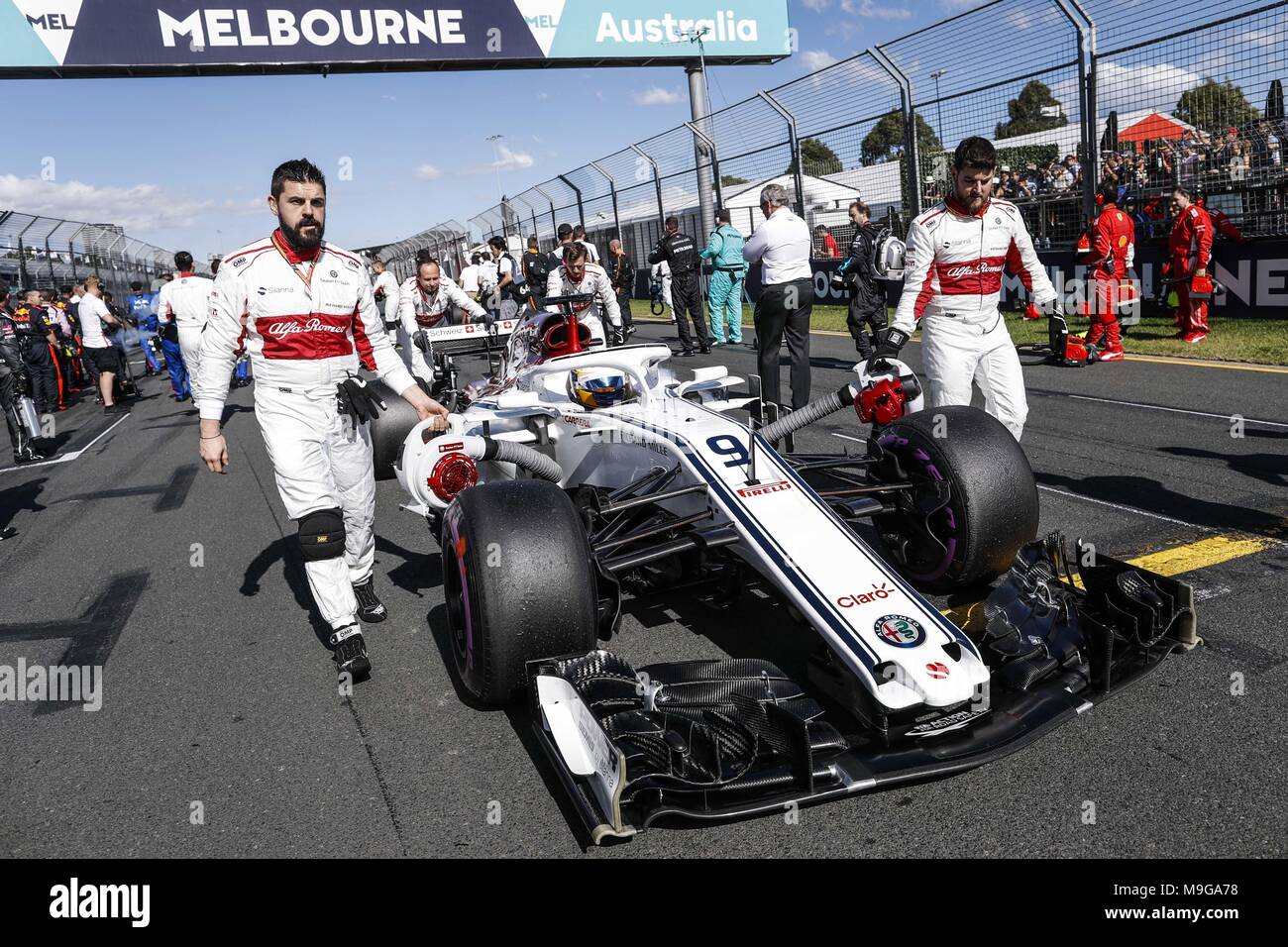 Melbourne, 25th Mar, 2018. ERICSSON (swe), Alfa Romeo Sauber F1 Team C37, starting grid during 2018 Formula 1 championship at Melbourne, Australian Grand Prix, from March 22 To 25 -