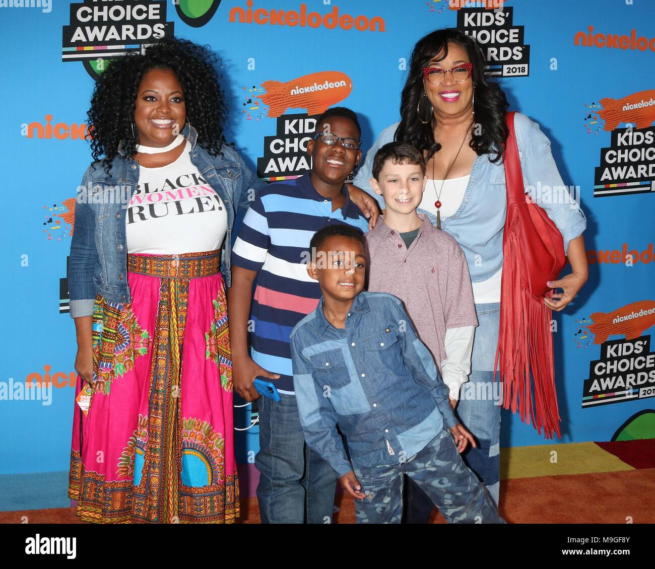 Inglewood, CA. 24th Mar, 2018. Sherri Shepherd, Jeffrey Tarpley, Guest, Joshua Kaleb Whitley, Kym Whitley at arrivals for Nickelodeon's 2018 Kids' Choice Awards - Part 2, The Forum, Inglewood, CA March 24, 2018. Credit: Priscilla Grant/Everett Collection/Alamy Live News Stock Photo