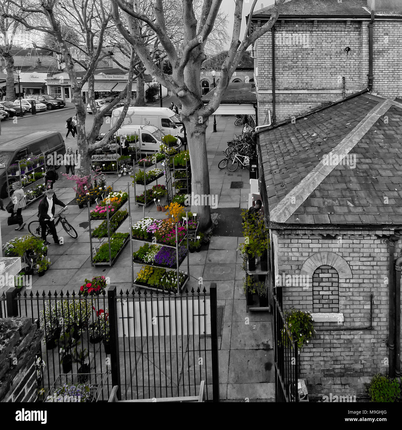 London Underground Tube Station Kew Gardens Stock Photo Alamy