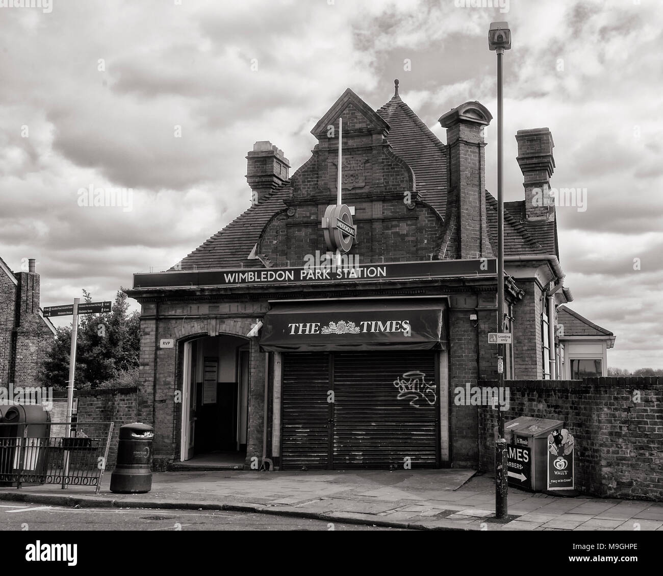 Wimbledon Wimbledon Park Railway Station Photo 3 Southfields Putney Line. 