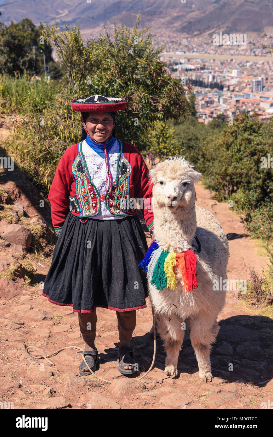 Native woman peru hi-res stock photography and images - Alamy