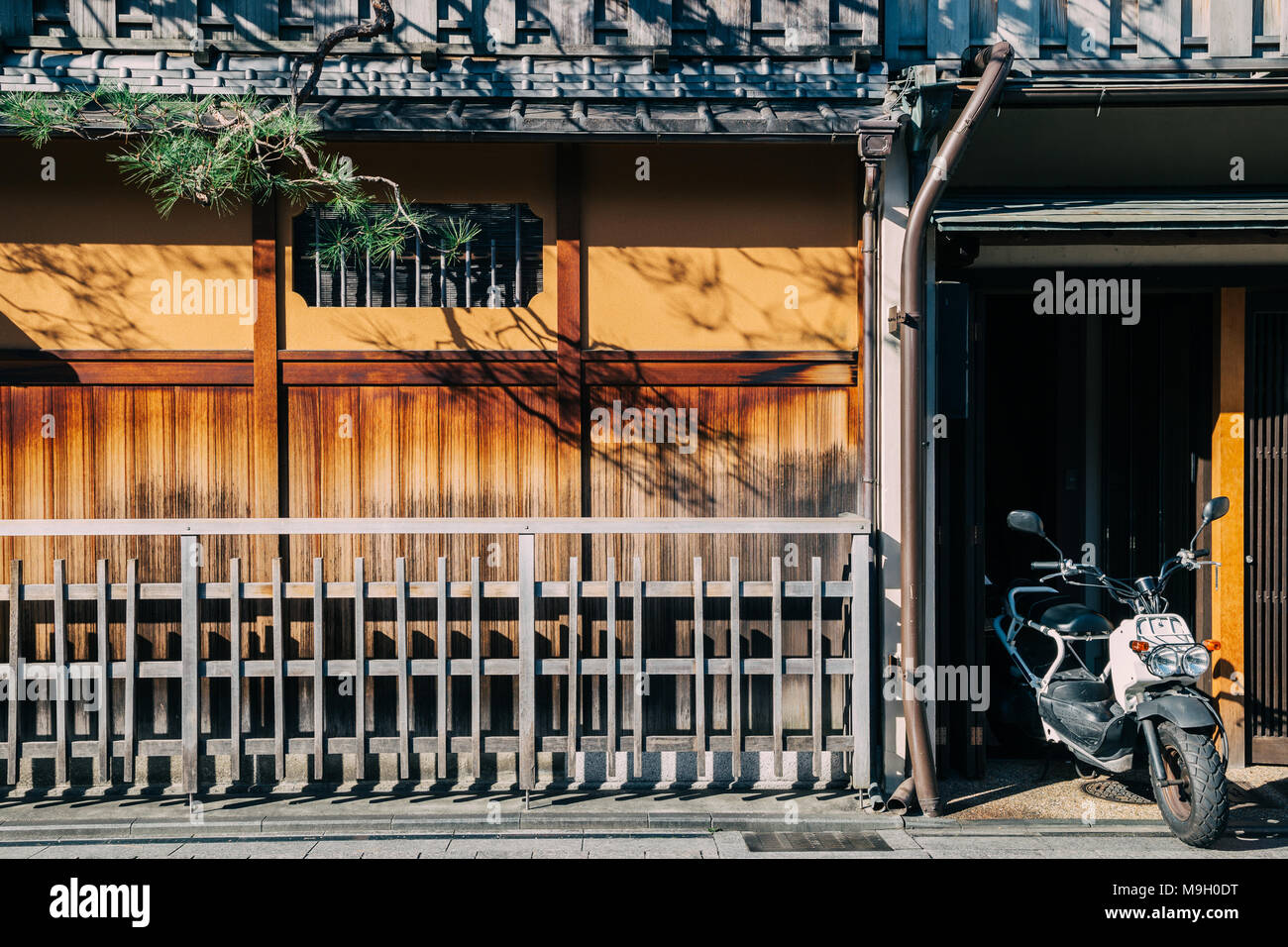 Japanese old traditional wooden house in Gion street, Kyoto Stock Photo ...