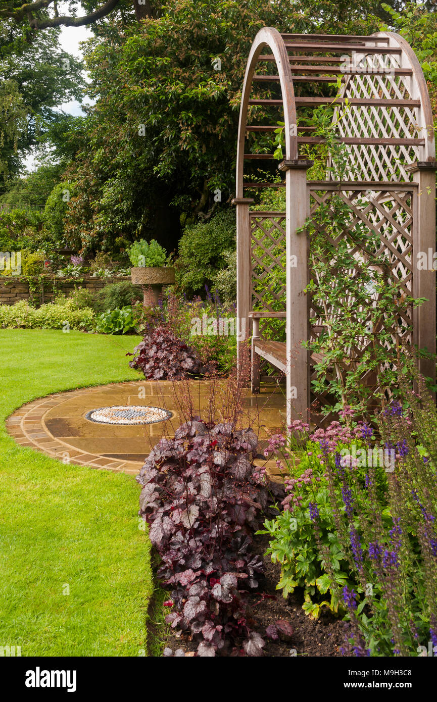 Attractive trellis seat arbour arbor hi-res stock photography and images -  Alamy