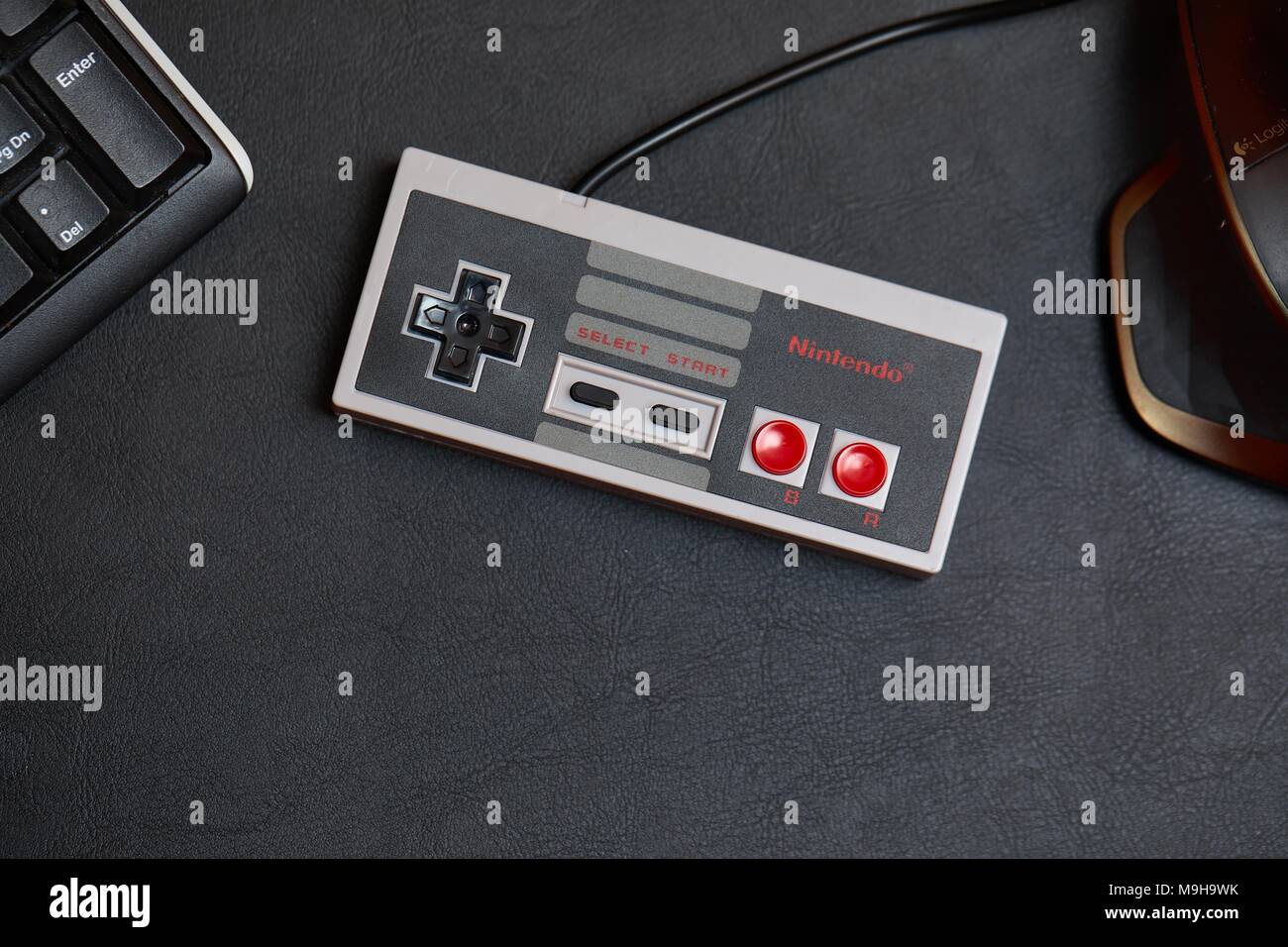 Nintendo nes consol hi-res stock photography and images - Alamy