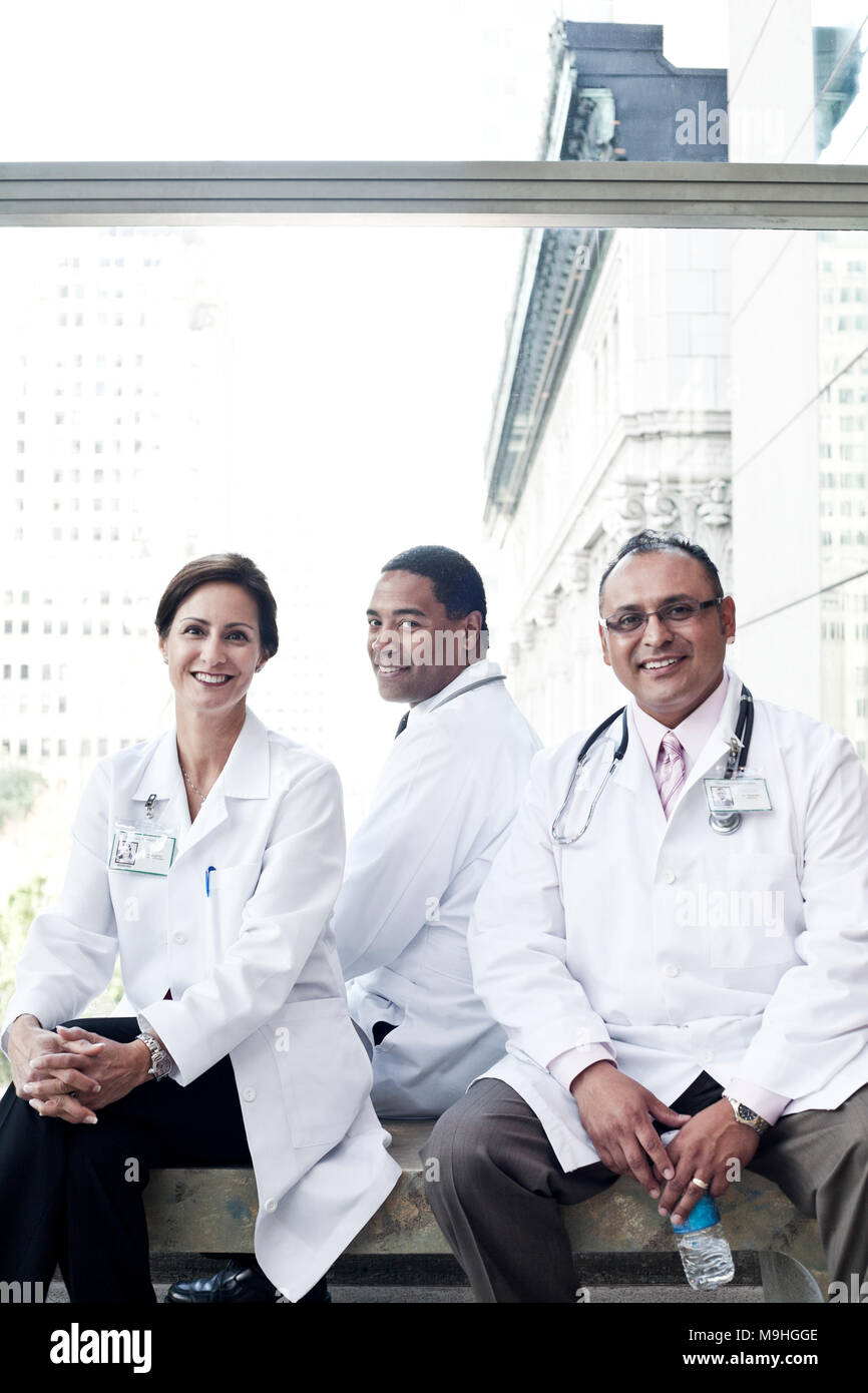 Lab coats screen hi-res stock photography and images - Alamy