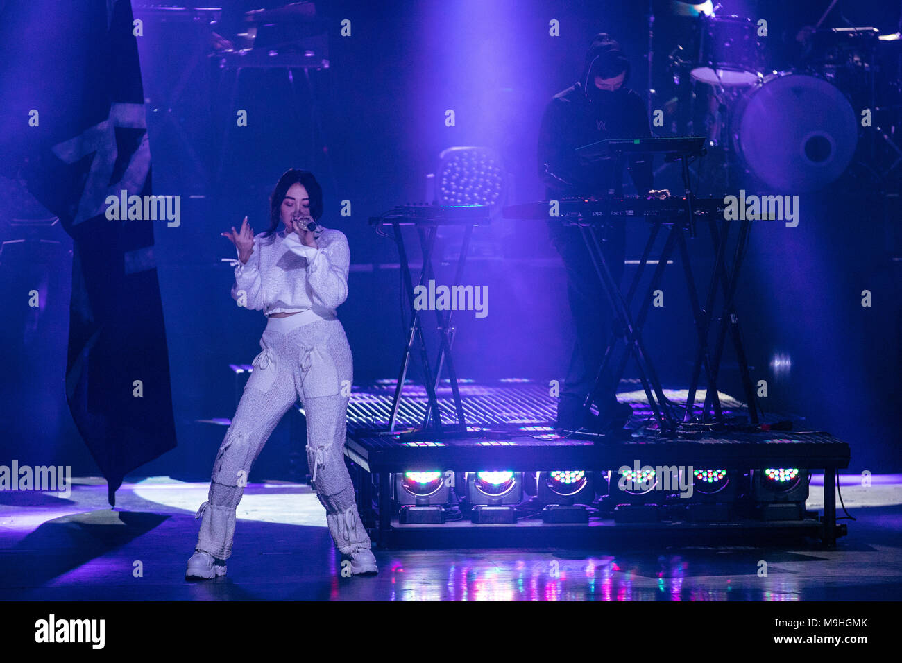Norway, Oslo - February 25, 2018. The Norwegian DJ and record producer Alan Walker performs a live concert at Oslo Konserthus during the Norwegian Grammy Awards, Spellemannprisen 2017, in Oslo. Here the American singer Noah Cyrus makes a guest appearance. (Photo credit: Gonzales Photo - Stian S. Moller). Stock Photo