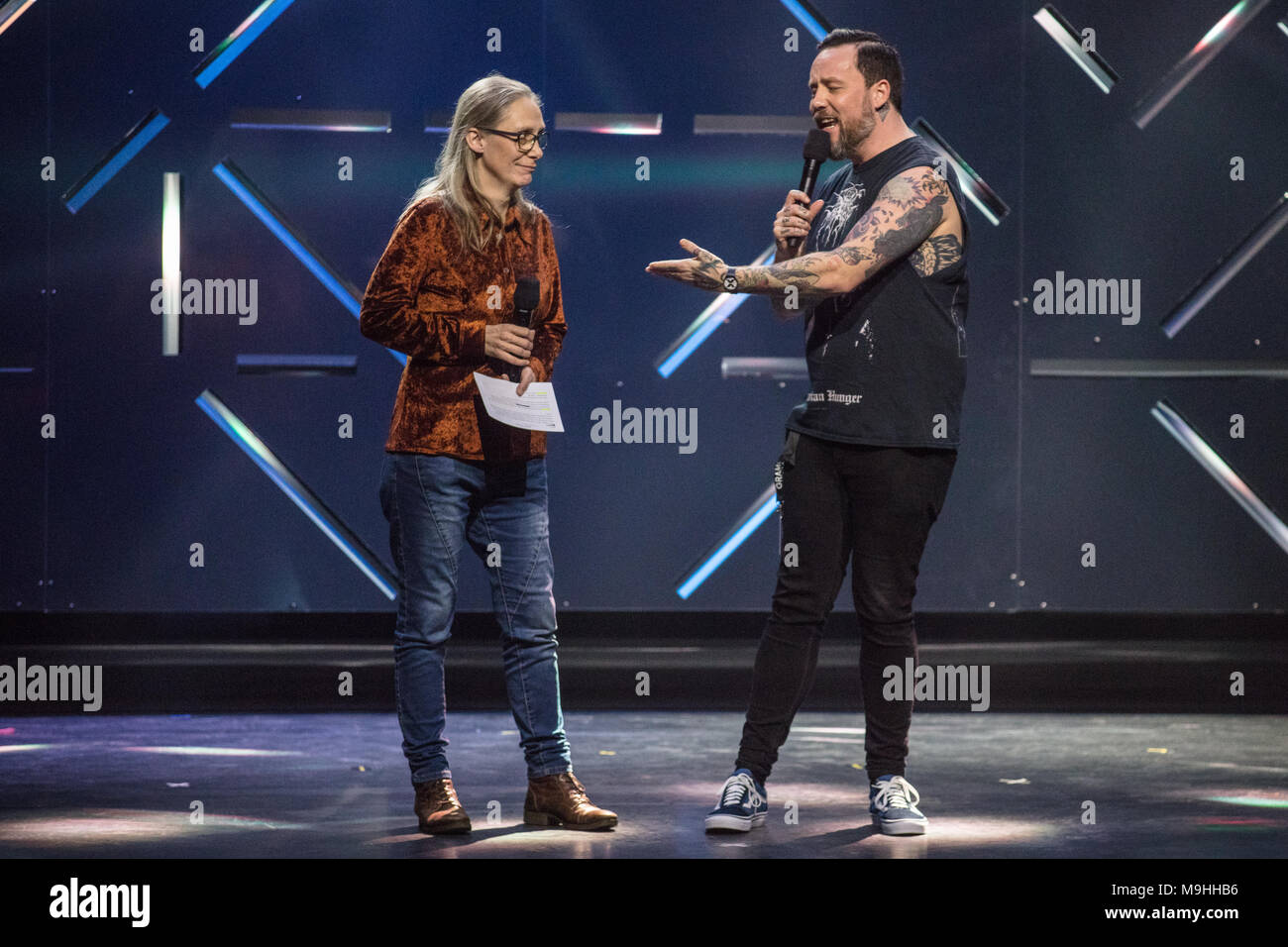 Norway, Oslo - February 25, 2018. The Norwegian musician Tarjei Strøm is hosting the Norwegian Grammy Awards, Spellemannprisen 2017, at Oslo Konserthus in Oslo. Here he is seen with May-Irene Aasen (L). (Photo credit: Gonzales Photo - Stian S. Moller). Stock Photo