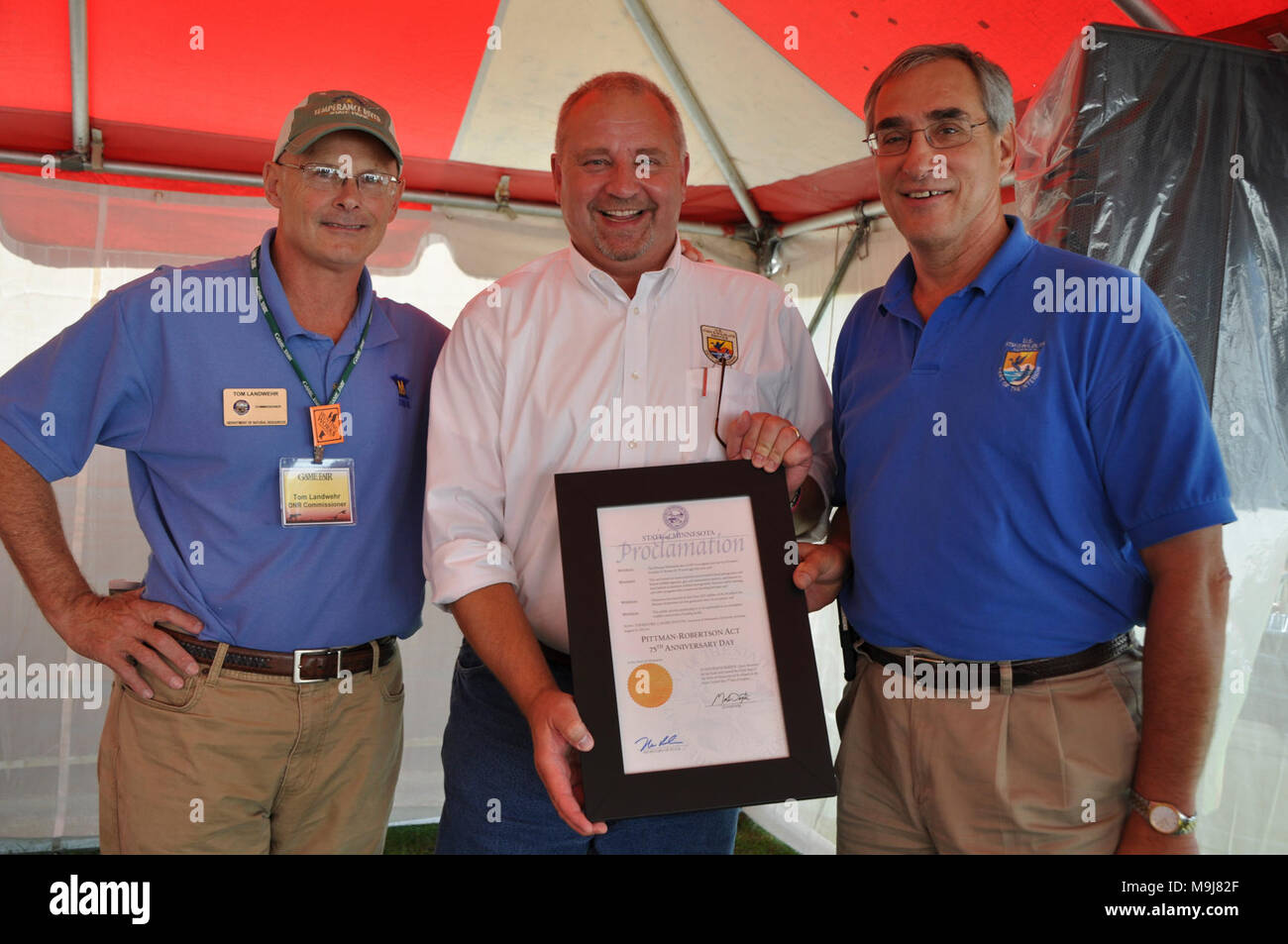 Minnesota DNR Commissioner Tom Landwehr, WSFR Chief Jim Hodgson, and Service Regional Direcor Tom Melius. Service photo. Stock Photo