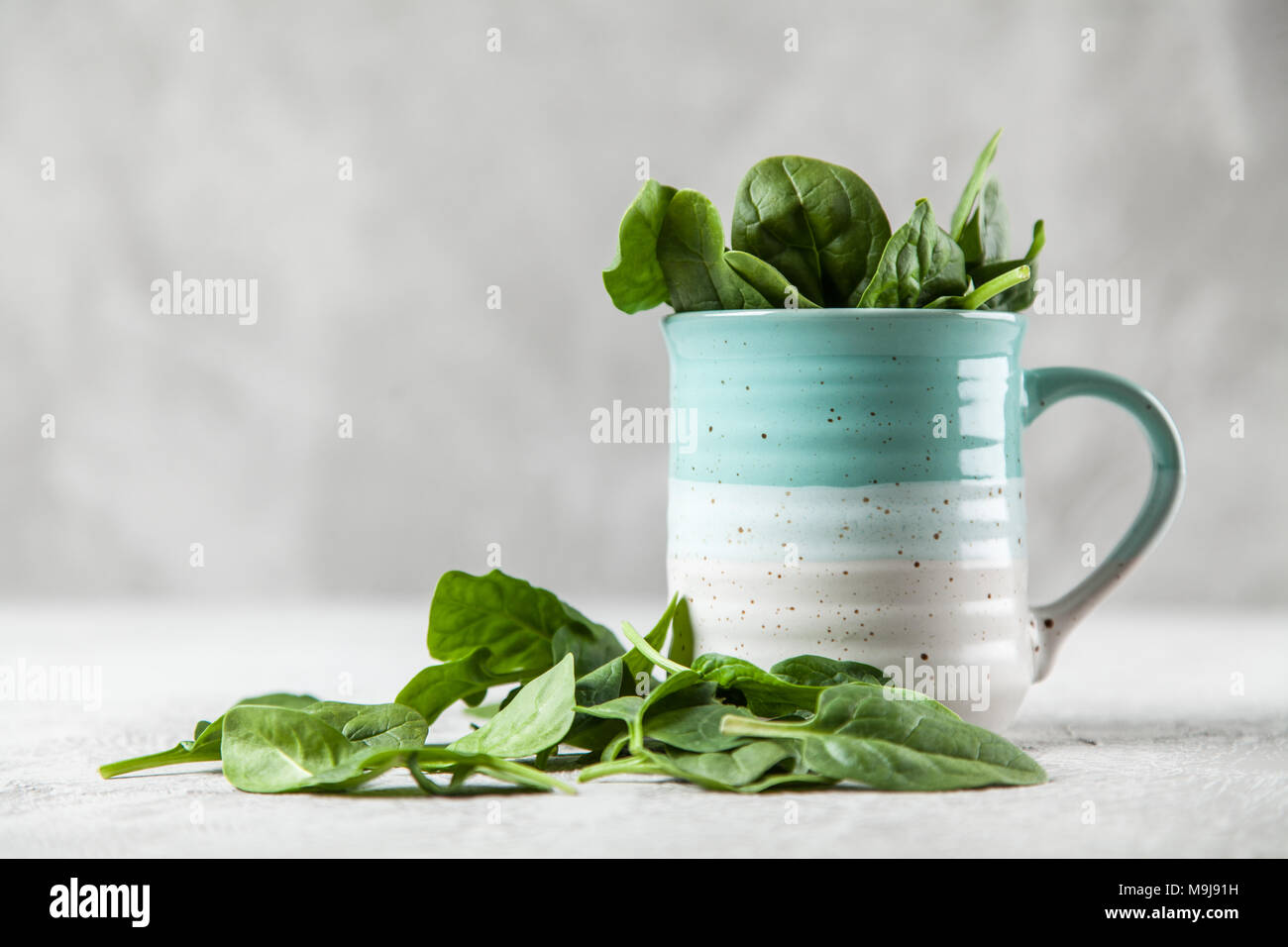Baby spinach leaves Stock Photo - Alamy