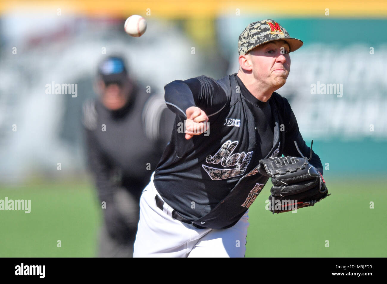 Ncaa baseball hi-res stock photography and images - Page 2 - Alamy