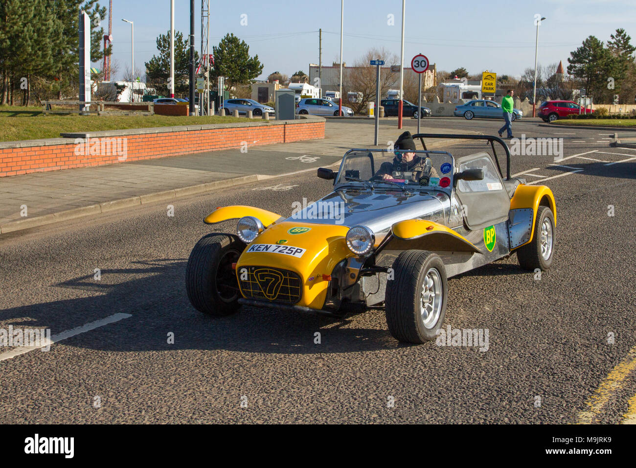 1985 Yellow Robin Hood sports car NorthWest Supercar event as cars