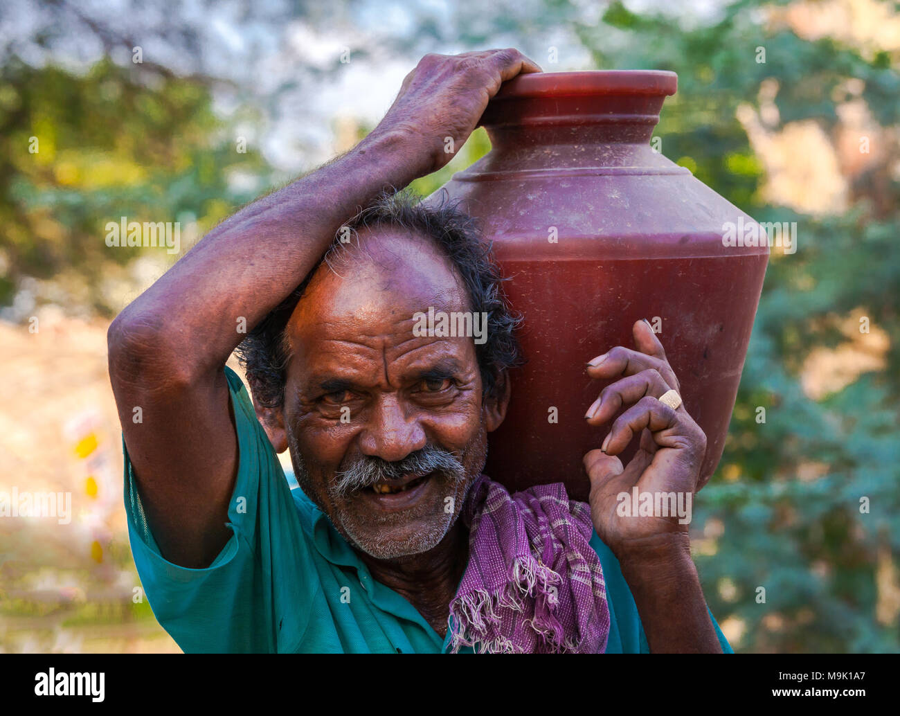Portrait old man tamil nadu hi-res stock photography and images - Alamy
